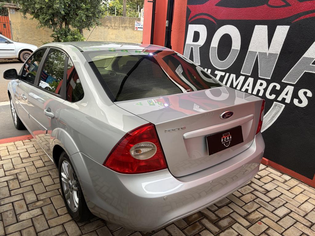 FORD Focus Sedan - Foto