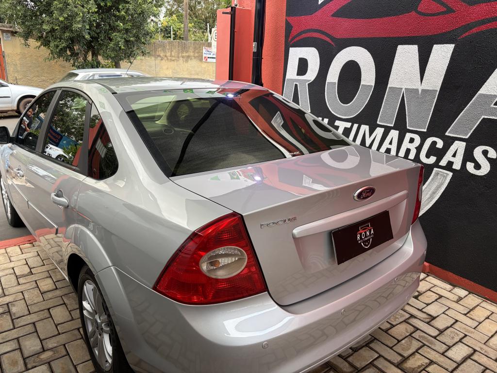 FORD Focus Sedan - Foto