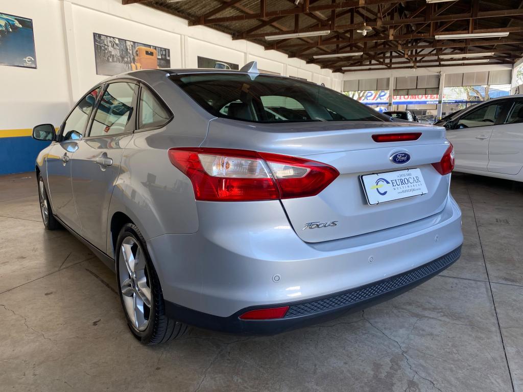 FORD Focus Sedan - Foto