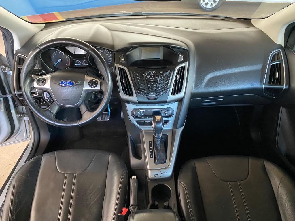 FORD Focus Sedan - Foto
