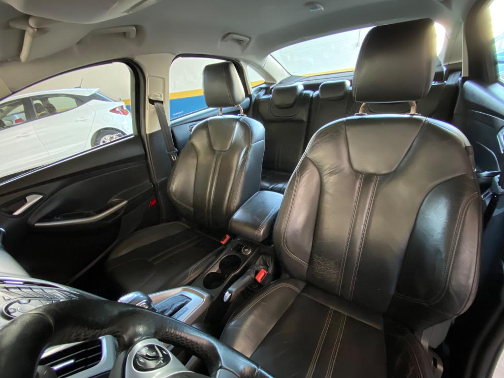 FORD Focus Sedan - Foto