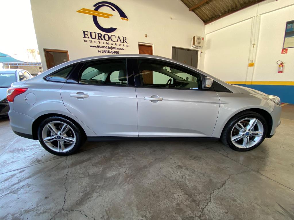 FORD Focus Sedan - Foto