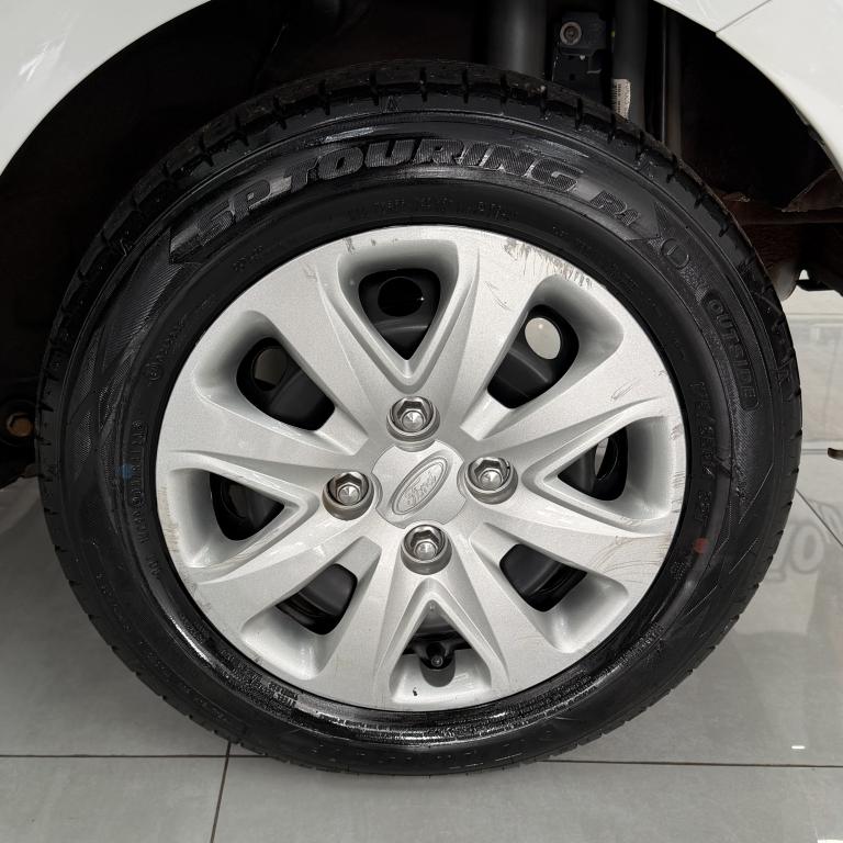 FORD Ka + Sedan - Foto