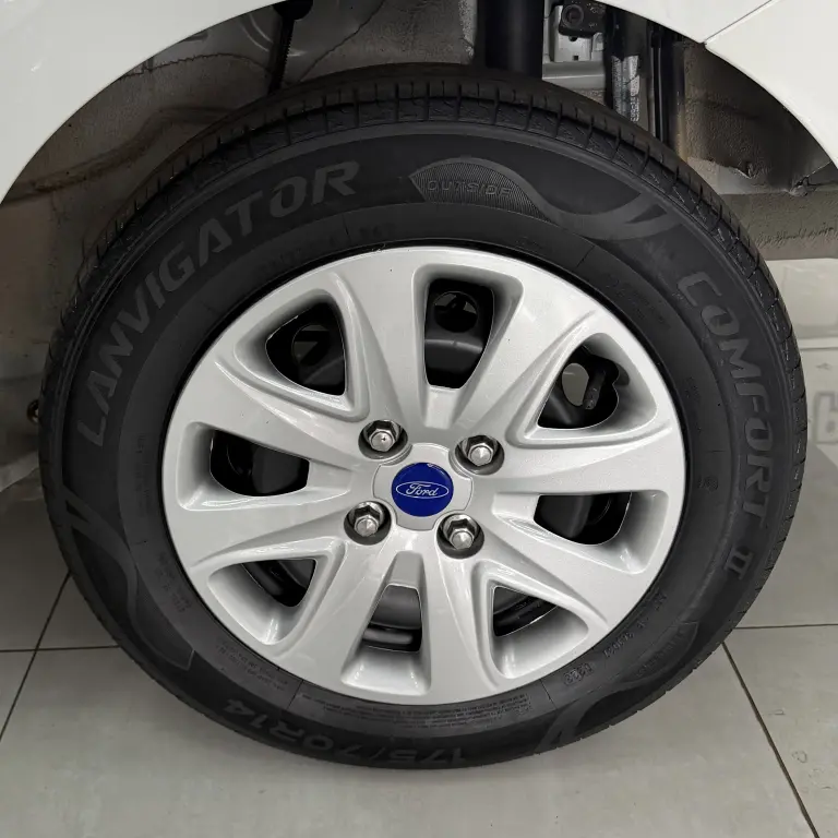 FORD Ka + Sedan - Foto