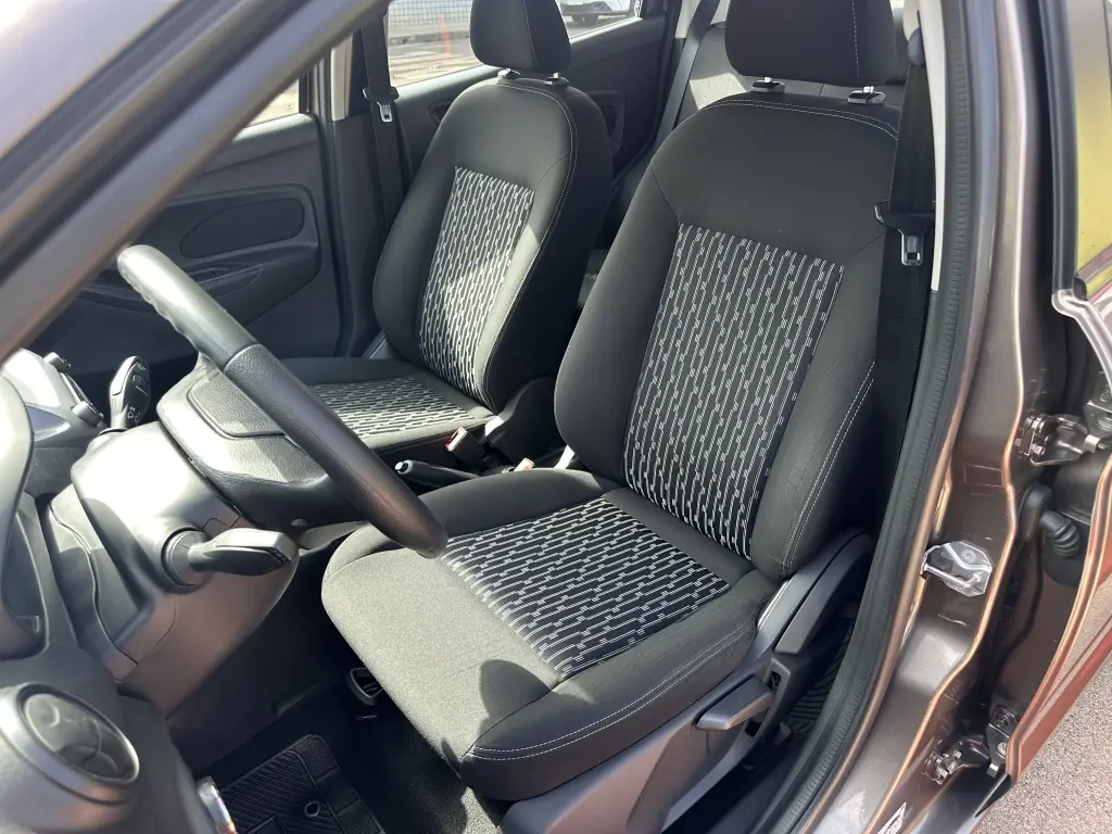 FORD Ka + Sedan - Foto