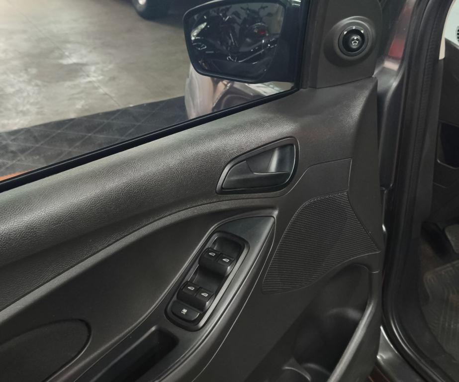 FORD Ka + Sedan - Foto