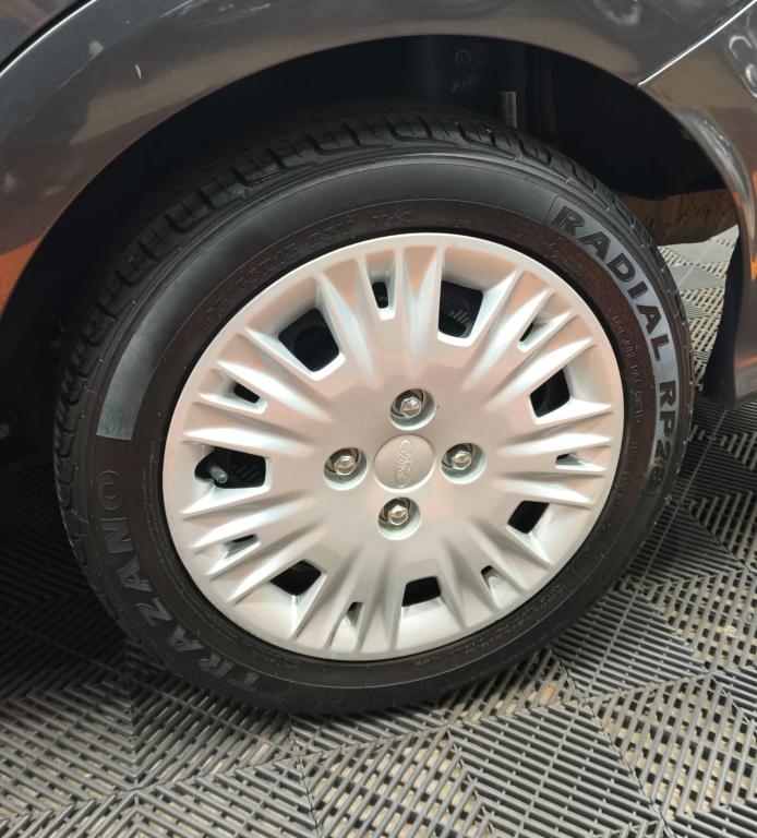 FORD Ka + Sedan - Foto