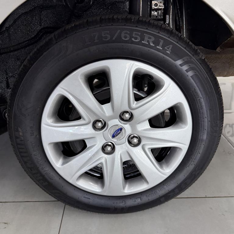 FORD Ka + Sedan - Foto