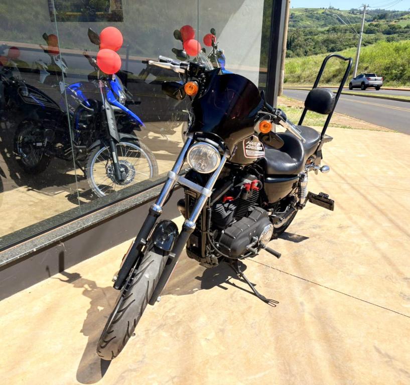 HARLEY DAVIDSON Sportster XL 883 - Foto