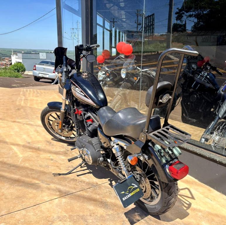 HARLEY DAVIDSON Sportster XL 883 - Foto