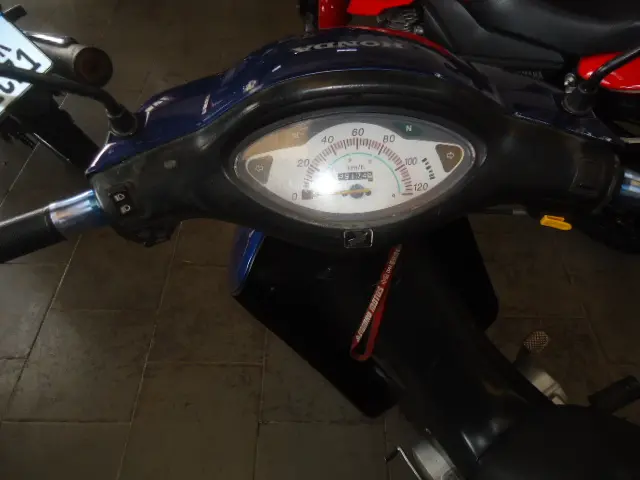 HONDA Biz 100 - Foto