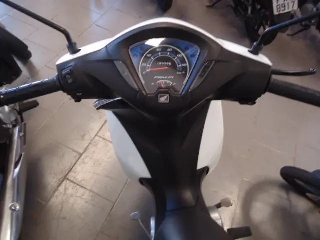 HONDA Biz 110 I - Foto