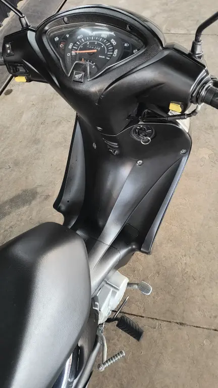 HONDA Biz 110 I - Foto