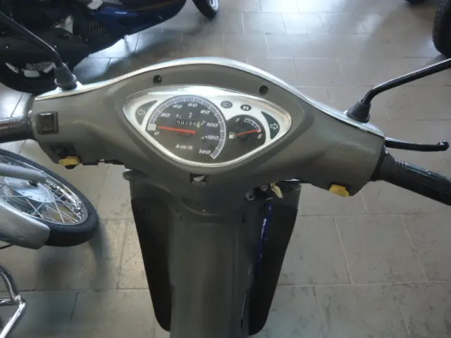 HONDA Biz 125 - Foto