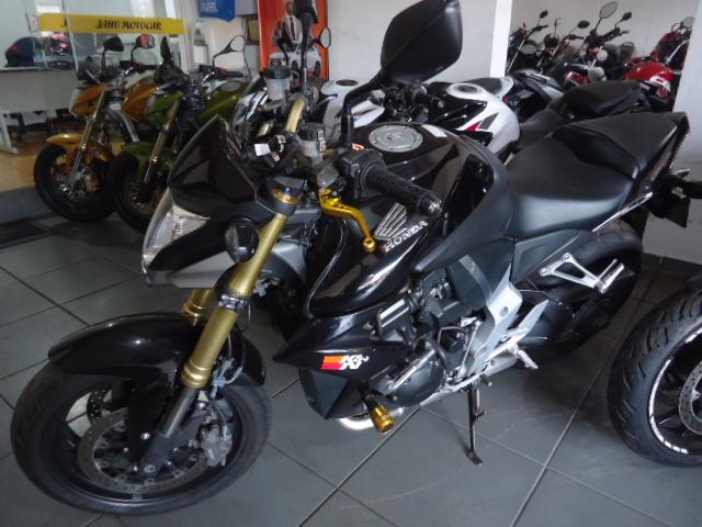 HONDA CB 1000 R