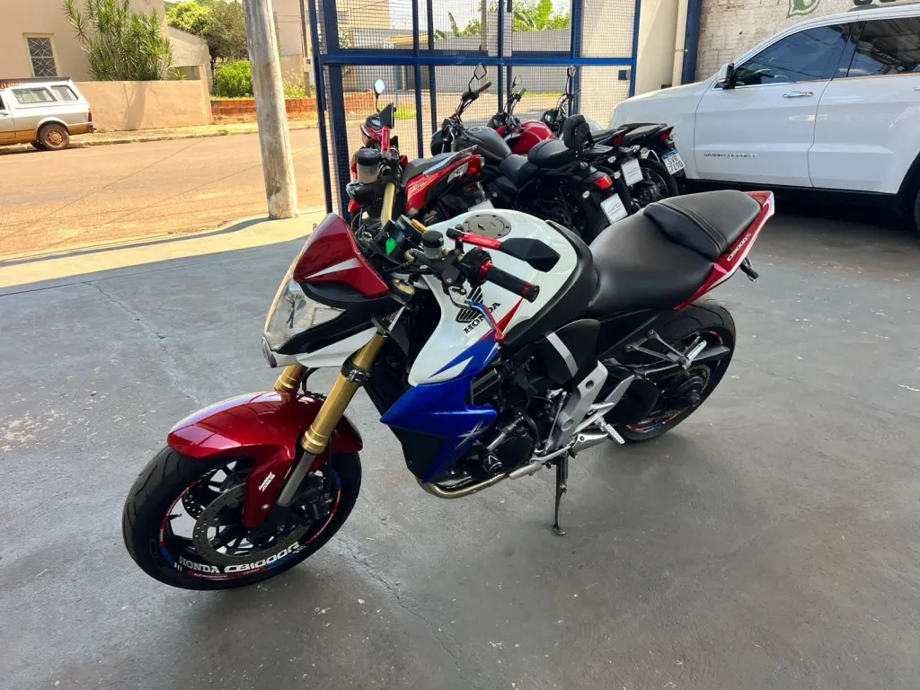 HONDA CB 1000 R - Foto