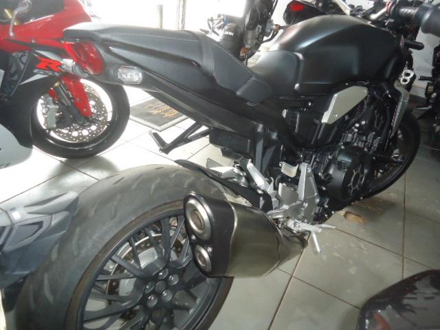 HONDA CB 1000 R - Foto