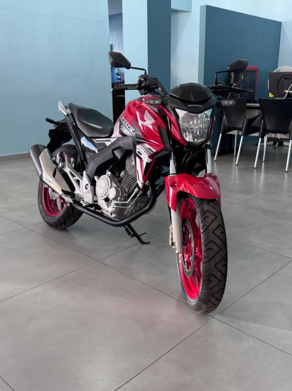 HONDA CB 250 F Twister - Foto