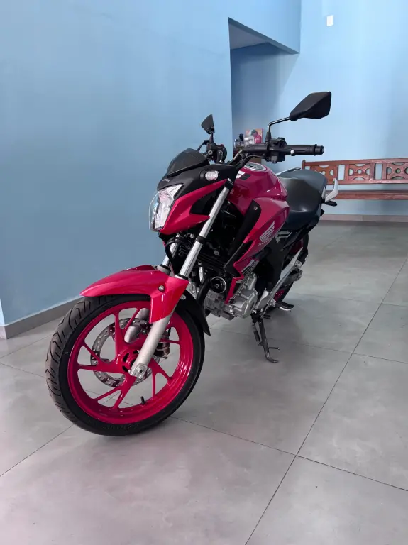 HONDA CB 250 F Twister - Foto