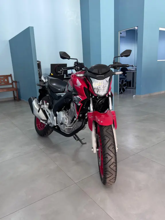 HONDA CB 250 F Twister - Foto