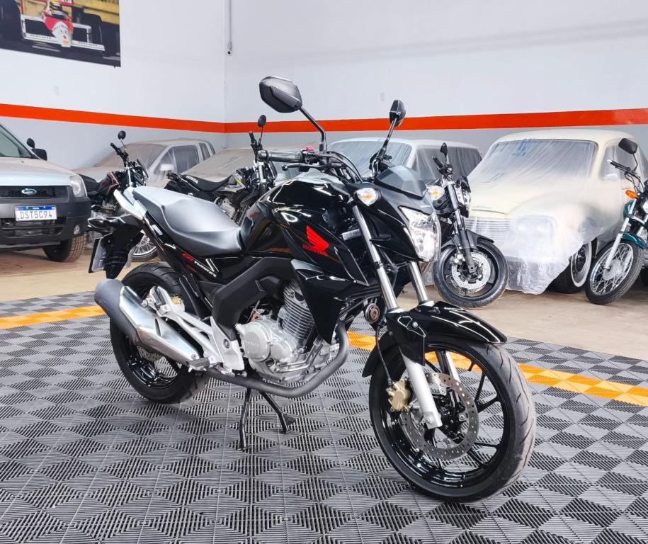 HONDA CB 250 F Twister - Foto