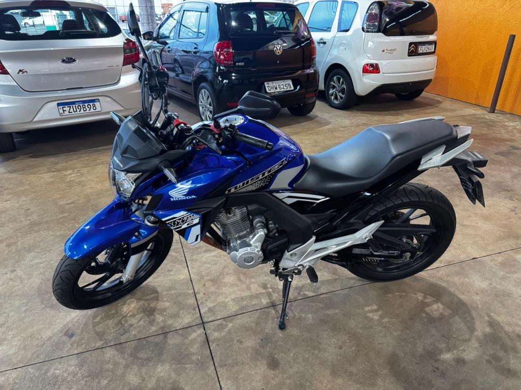 HONDA CB 250 F Twister - Foto