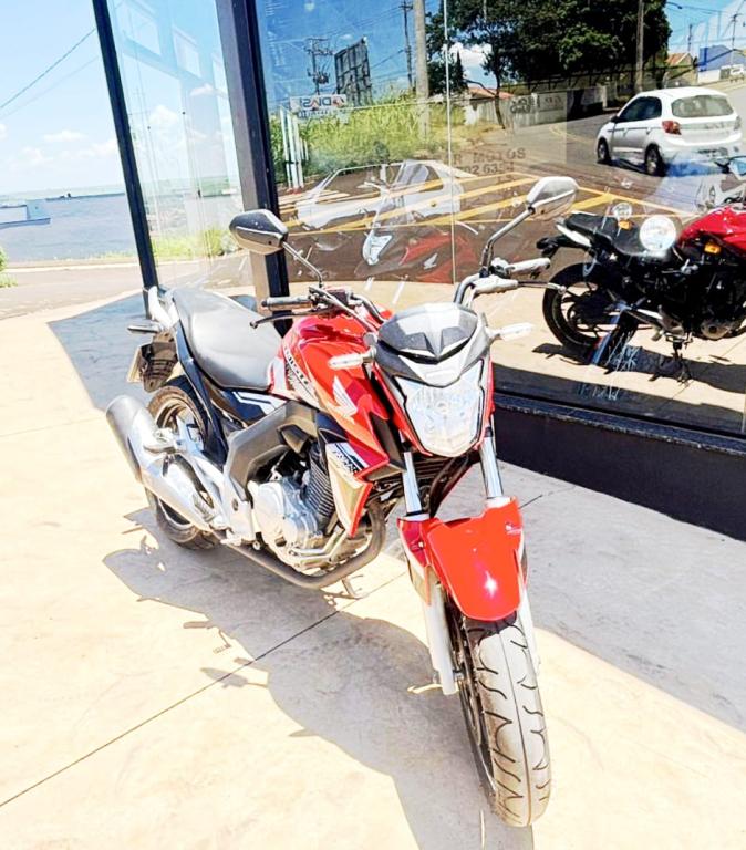 HONDA CB 250 F Twister - Foto