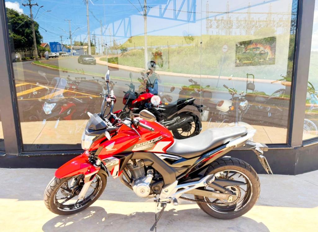 HONDA CB 250 F Twister - Foto