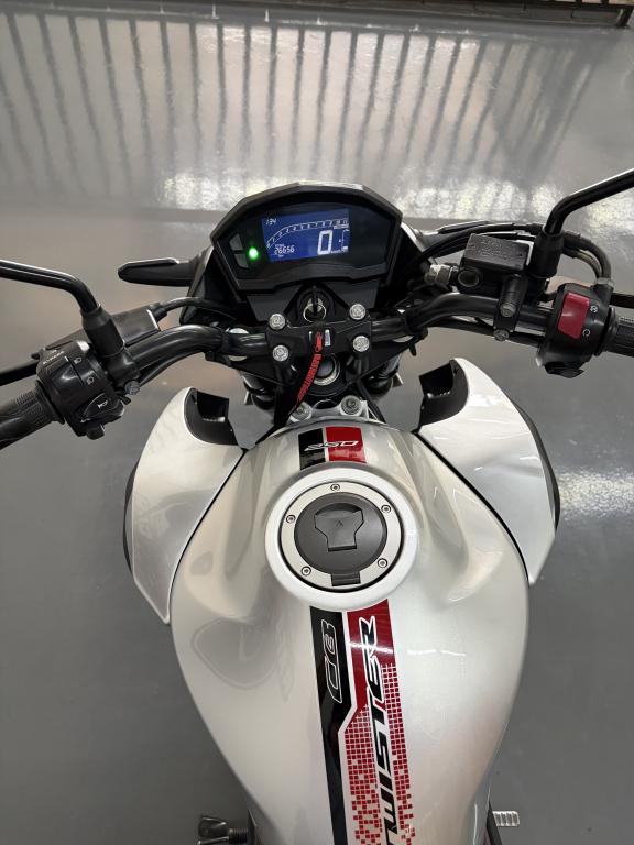 HONDA CB 250 F Twister - Foto