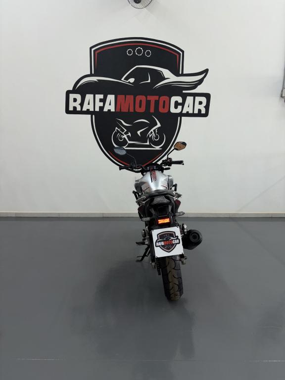 HONDA CB 250 F Twister - Foto