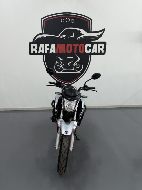 HONDA CB 250 F Twister - Foto