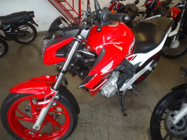 HONDA CB 250 F Twister - Foto