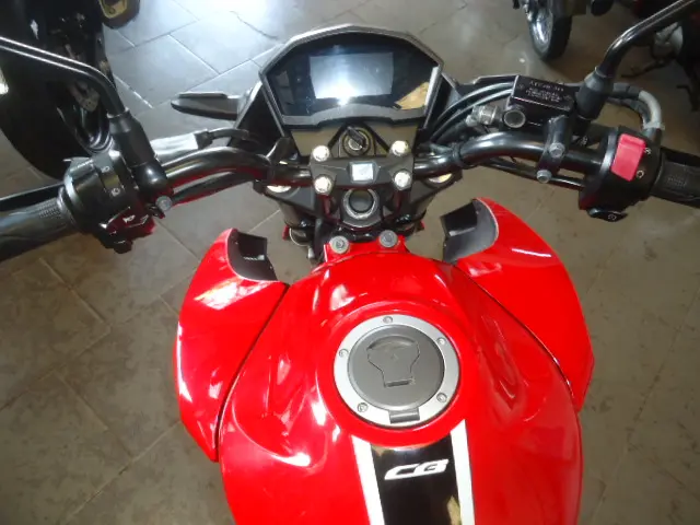 HONDA CB 250 F Twister - Foto
