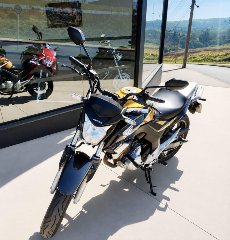 HONDA CB 250 F Twister - Foto