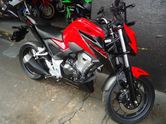 HONDA CB 300 F Twister