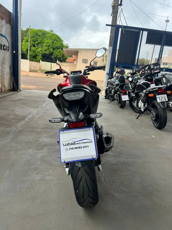 HONDA CB 300 F Twister - Foto