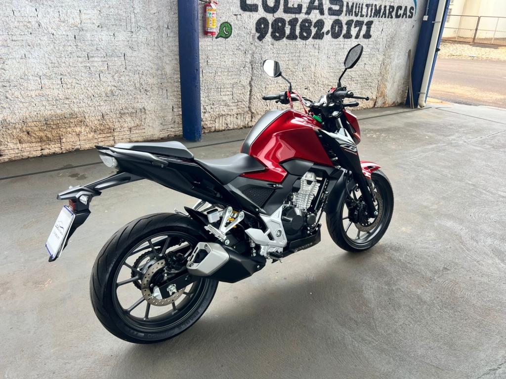 HONDA CB 300 F Twister - Foto