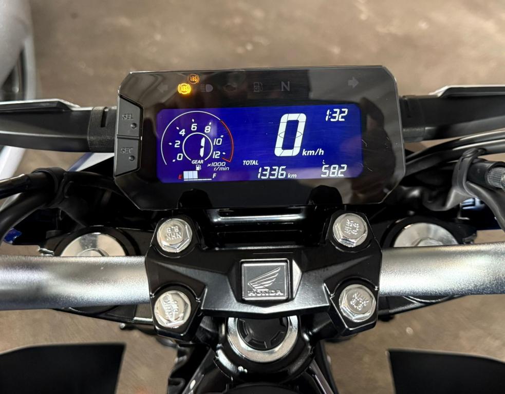 HONDA CB 300 F Twister - Foto