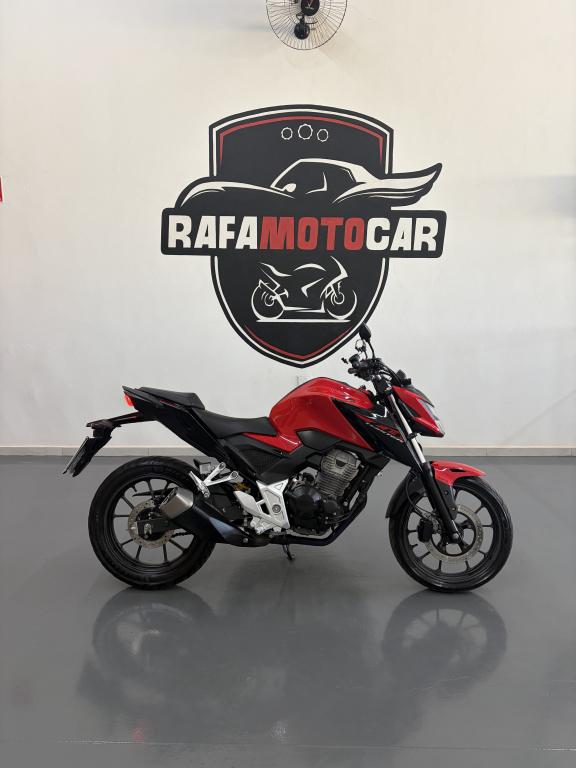 HONDA CB 300 F Twister - Foto