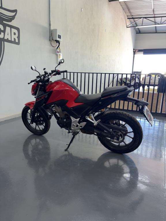 HONDA CB 300 F Twister - Foto