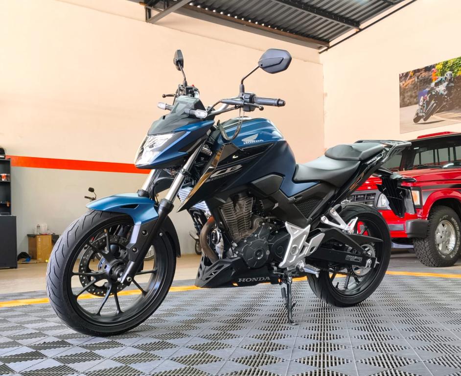 HONDA CB 300 F Twister - Foto