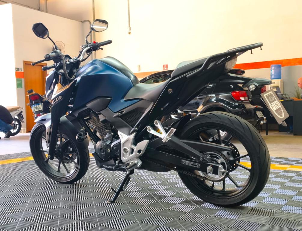 HONDA CB 300 F Twister - Foto