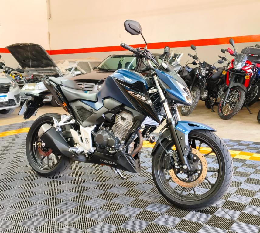 HONDA CB 300 F Twister - Foto