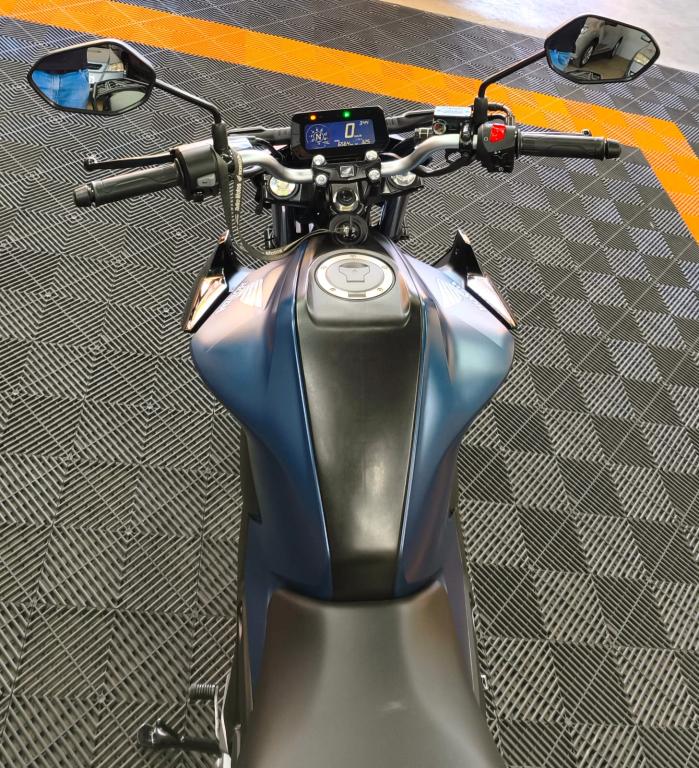 HONDA CB 300 F Twister - Foto