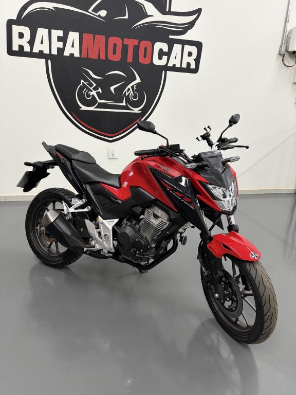 HONDA CB 300 F Twister