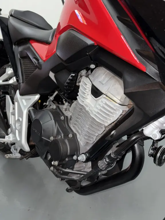 HONDA CB 300 F Twister - Foto