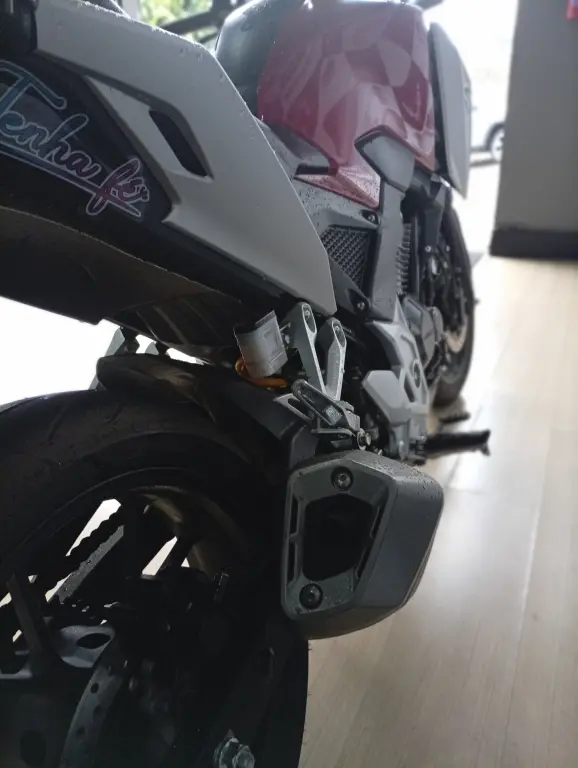 HONDA CB 300 F Twister - Foto