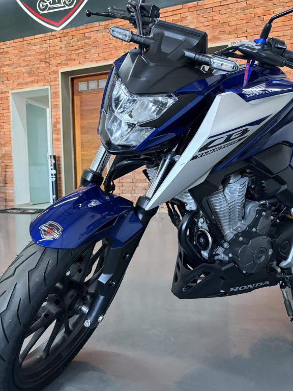 HONDA CB 300 F Twister - Foto