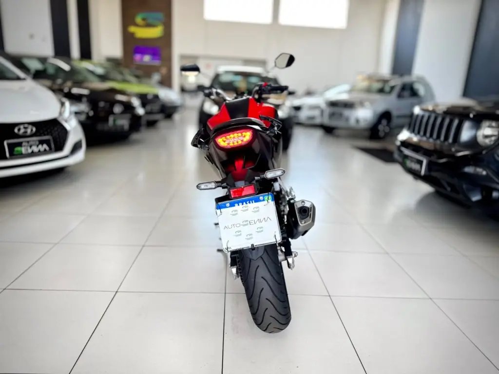 HONDA CB 300 F Twister - Foto