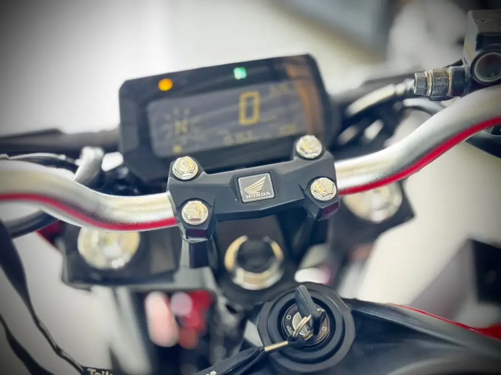 HONDA CB 300 F Twister - Foto